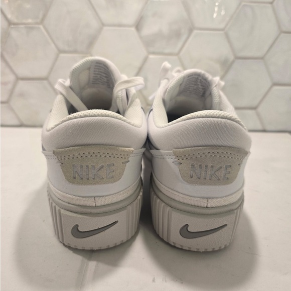 Nike Woman’s Court Legacy Lift Sneakers White & Metallic Silver Size 8.5 NEW Box - Picture 4 of 12